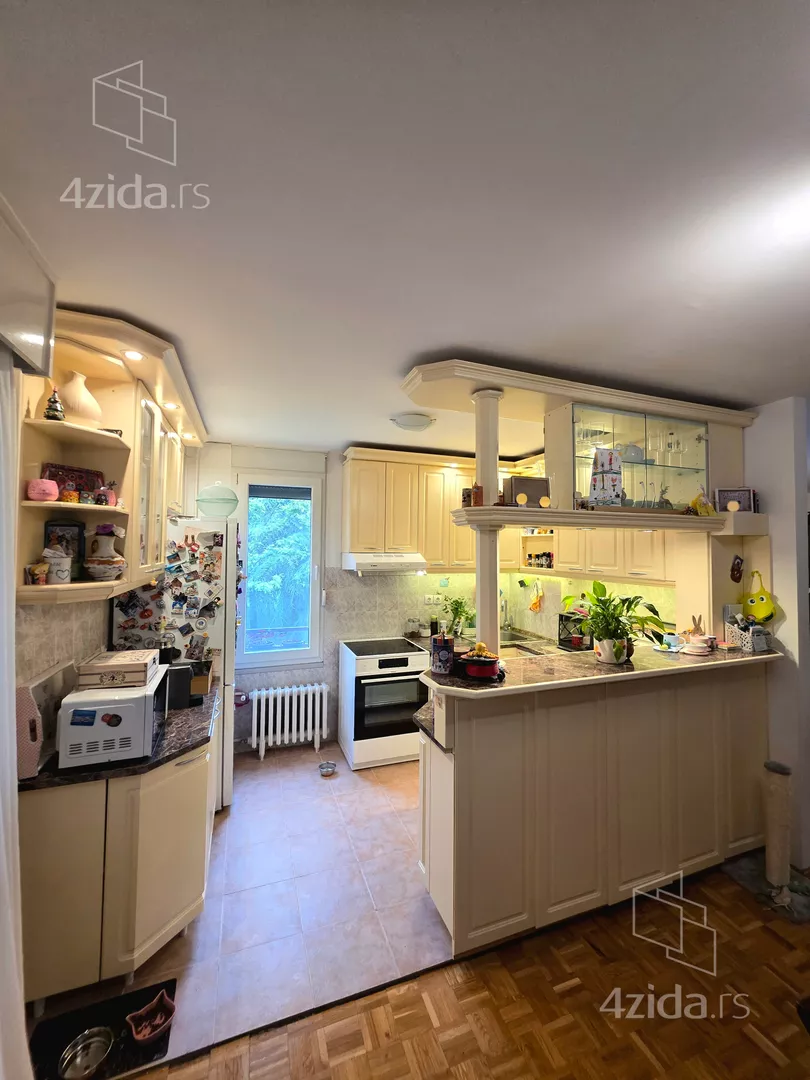 Četvorosoban stan na prodaju, Jasenova, 305.000€, 94m² — 5