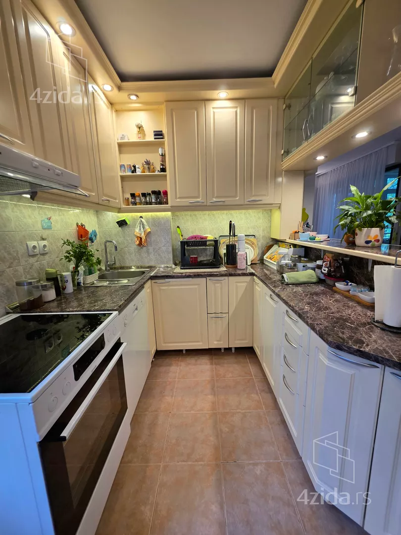 Četvorosoban stan na prodaju, Jasenova, 305.000€, 94m² — 6