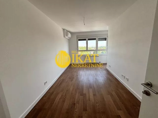 Četvorosoban stan na prodaju, Jasenovog Lista 4, 99.000€, 102m² — 4
