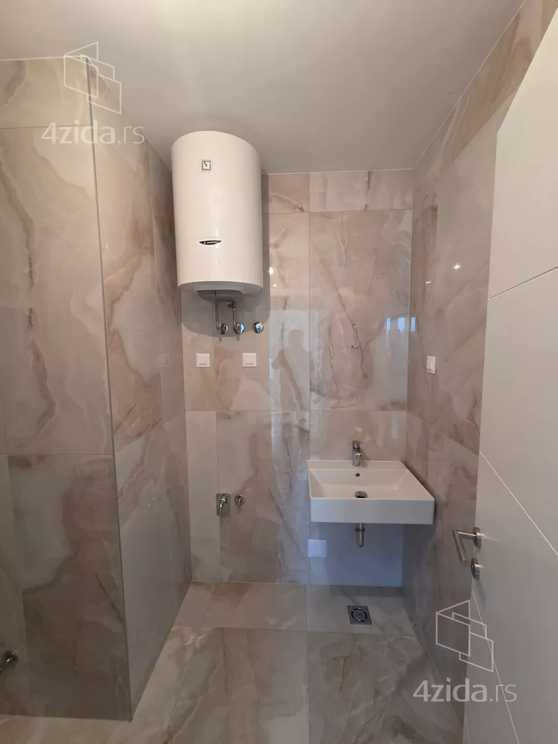 Četvorosoban stan na prodaju, Tadije Sondermajera 4, 460.000€, 100m² — 4