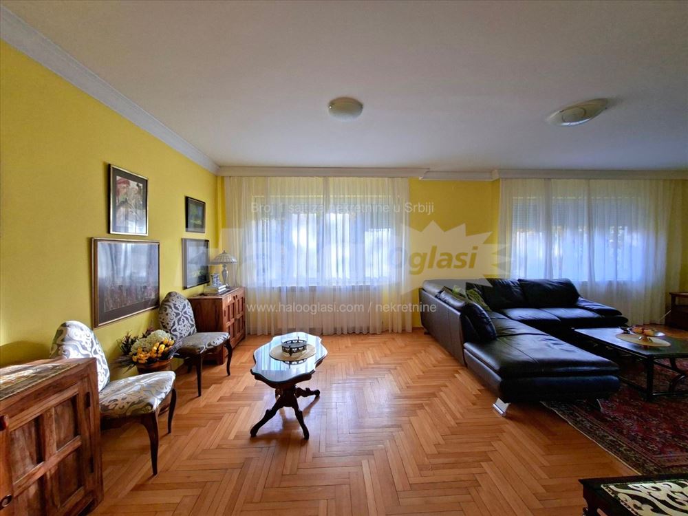 Četvorosoban stan u dva nivoa, 132m2, Dedinje — 2