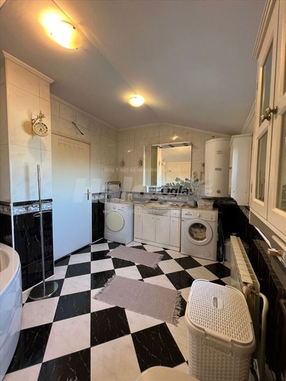 Četvorosoban stan u dva nivoa, 132m2, Dedinje — 12