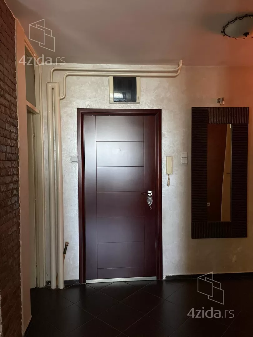 Četvorosoban stan za izdavanje, Bulevar Arsenija Čarnojevića 173, 850€, 92m² — 2