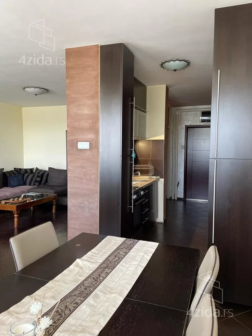 Četvorosoban stan za izdavanje, Bulevar Arsenija Čarnojevića 173, 850€, 92m² — 5