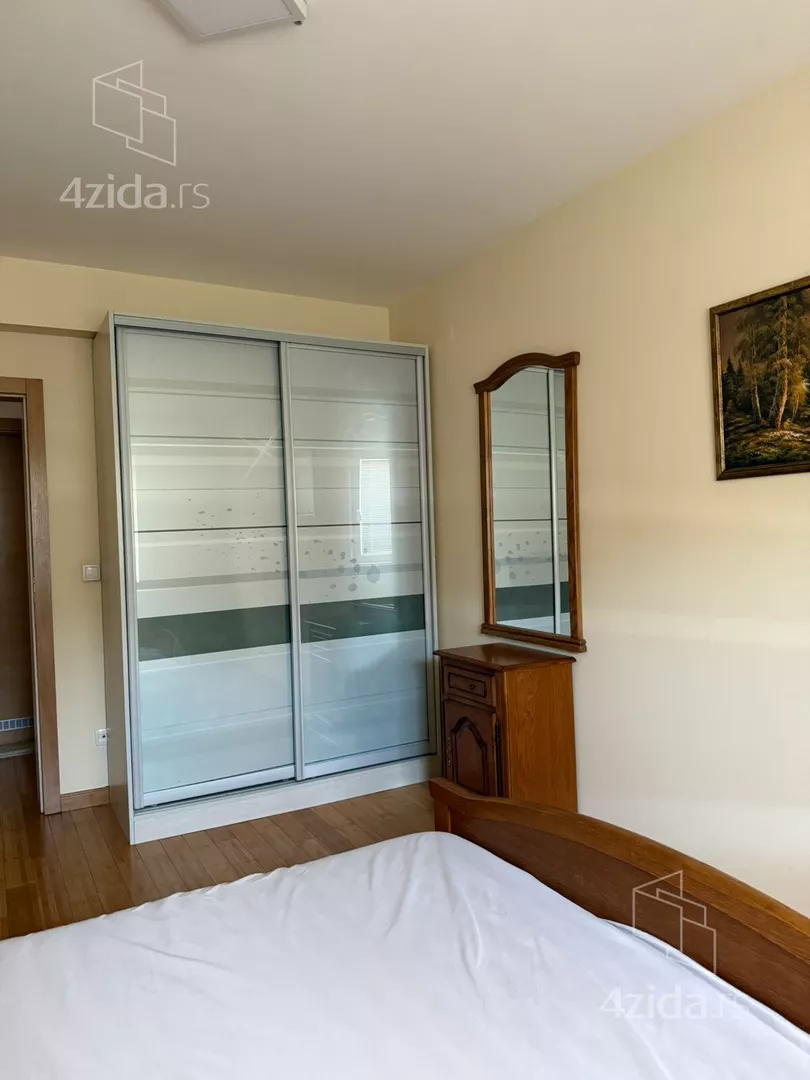 Četvorosoban stan za izdavanje, Hektorovićeva, 1.000€, 138m² — 5