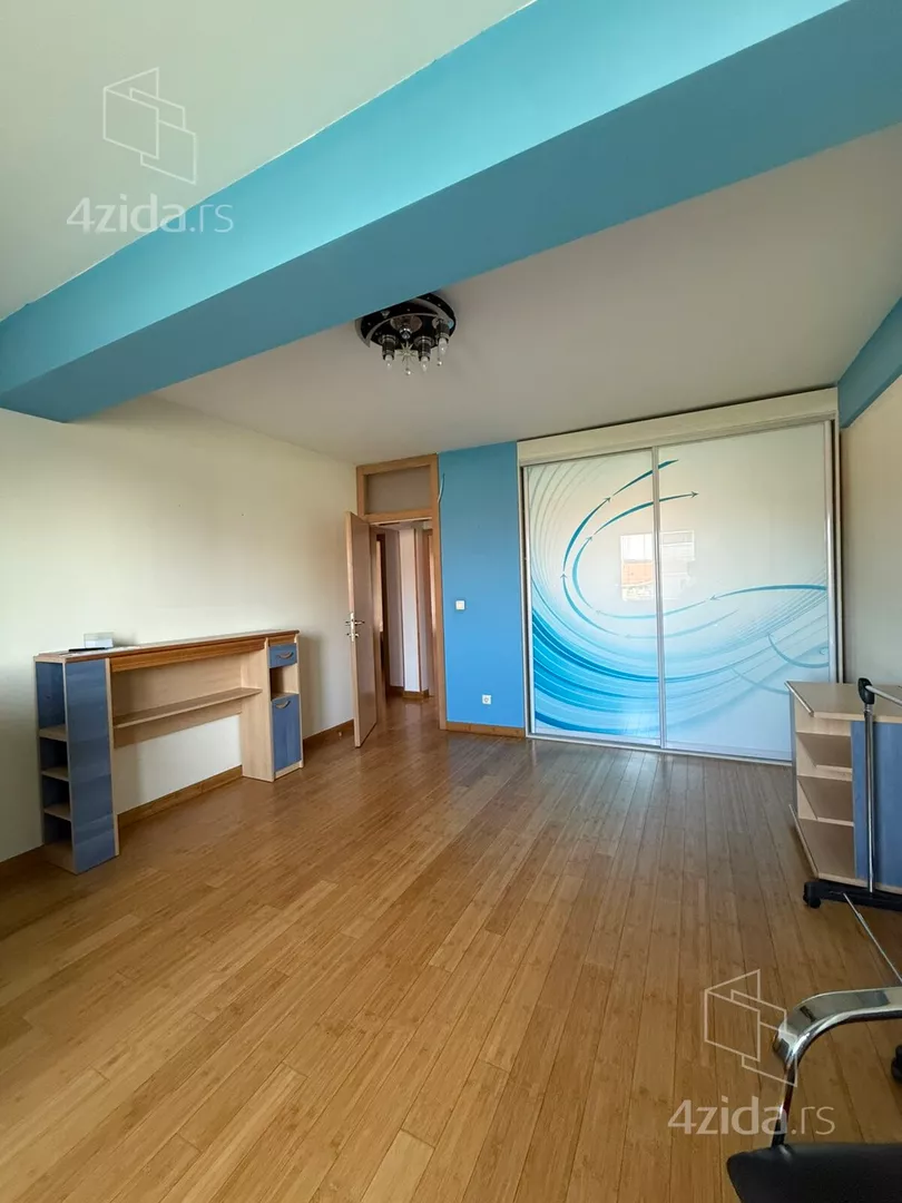 Četvorosoban stan za izdavanje, Hektorovićeva, 1.000€, 138m² — 7