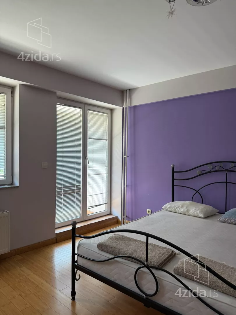 Četvorosoban stan za izdavanje, Hektorovićeva, 1.000€, 138m² — 8