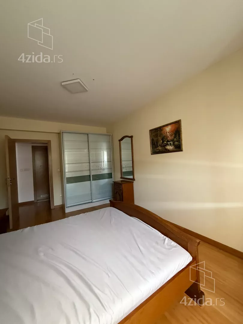 Četvorosoban stan za izdavanje, Hektorovićeva, 1.000€, 138m² — 13