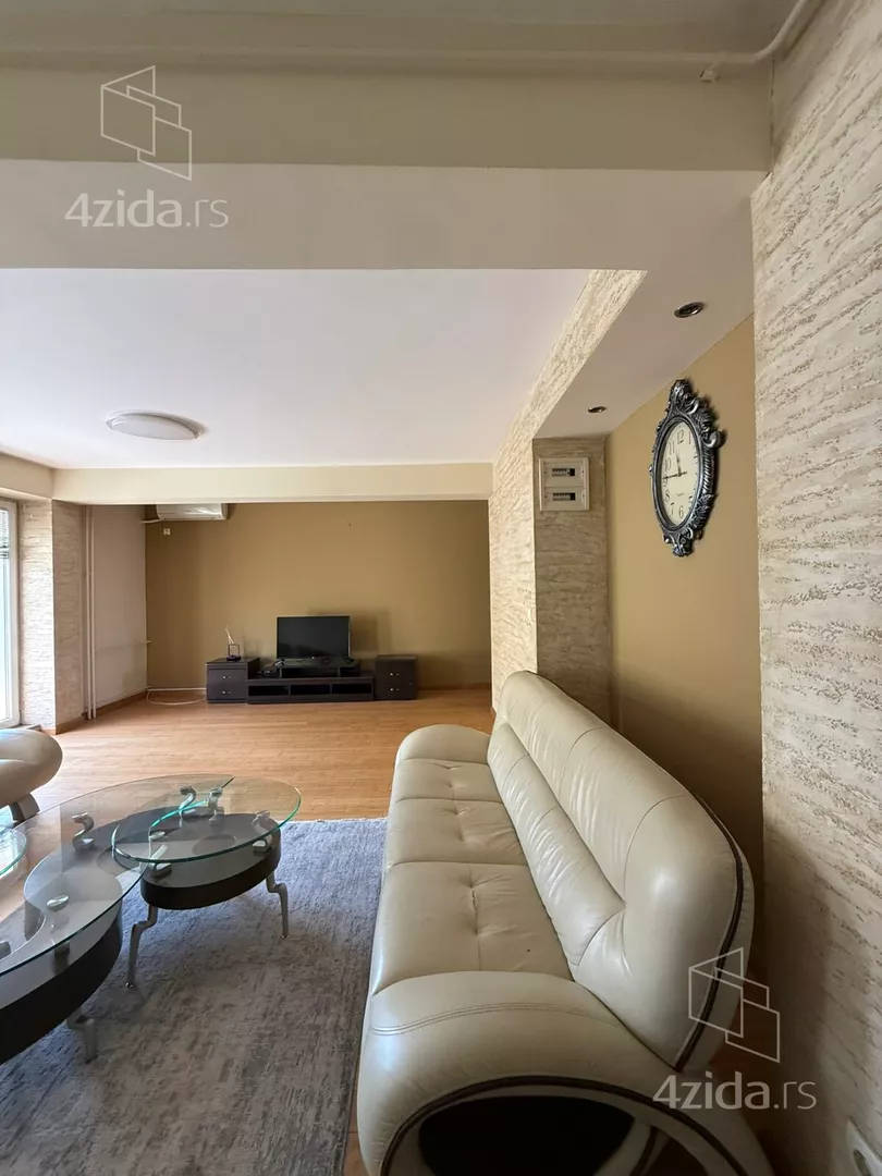 Četvorosoban stan za izdavanje, Hektorovićeva, 1.000€, 138m² — 15