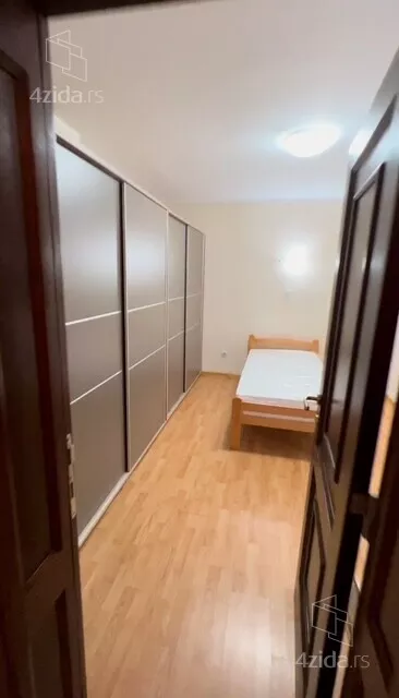 Četvorosoban stan za izdavanje, Jevrema Grujića, 1.100€, 106m² — 11