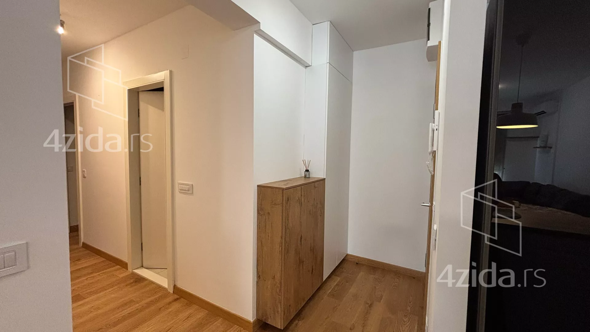 Četvorosoban stan za izdavanje, Vojvode Stepe 314, 1.600€, 90m² — 3