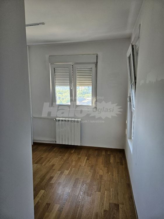 Četvrosoban stan ,Blok 28, 83m2 — 12