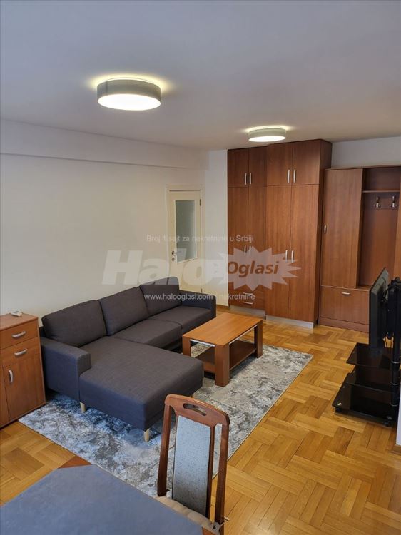 Funkcionalan, 3.0 stan, Banovo brdo, Ada Ciganlija — 4