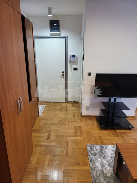 Funkcionalan, 3.0 stan, Banovo brdo, Ada Ciganlija — 5