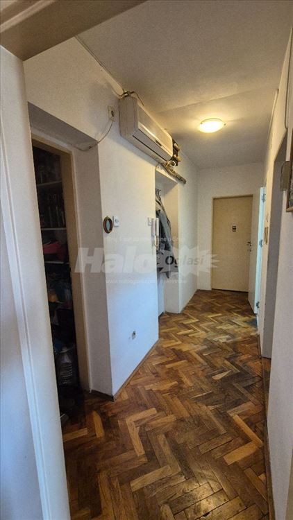 funkcionalan i svetao dvosoban stan površine 49 m² — 10