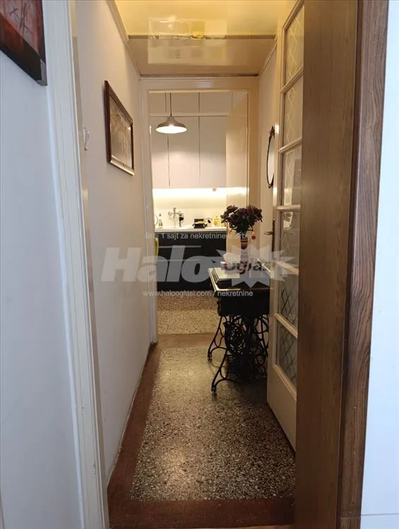 Funkcionalan stan u Knez Mihajlovoj 60m2 — 3