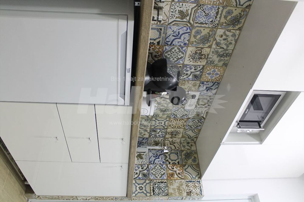 Funkcionalan studio na Dorcolu — 12