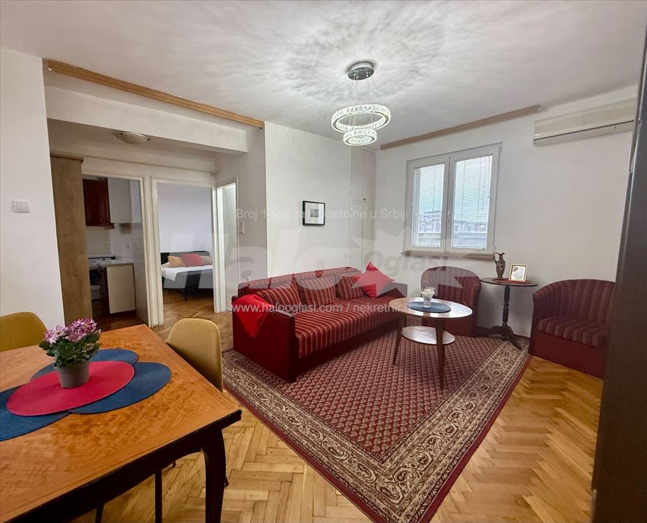 Funkcionalan, svetao stan 39m2 + 17m2 Novi Beograd — 2