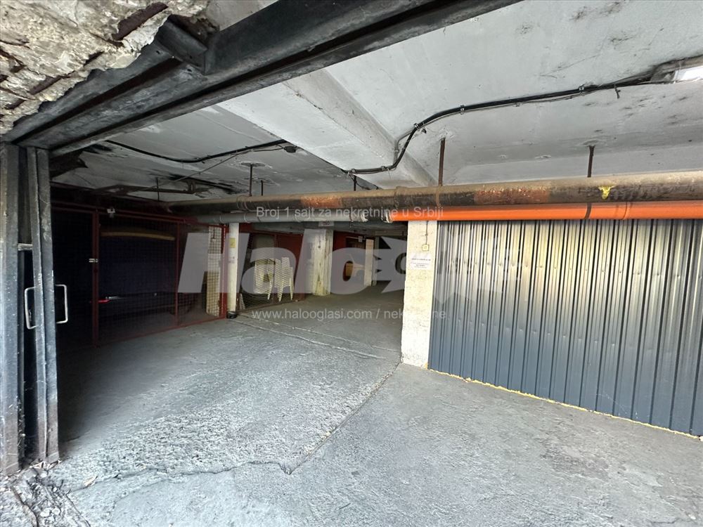 Garaža 10m2 Parking Space Mercator Shopping Centre — 6