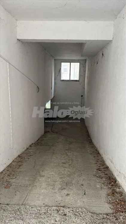 garaza 80 m2 Luke Vojvodica — 3