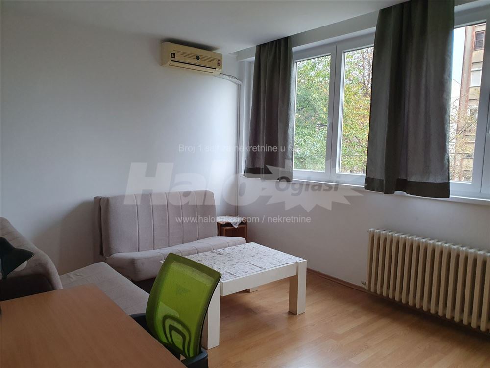 Garosnjera kod Cvetkove pijace, pored S.C. "Olimp" — 2
