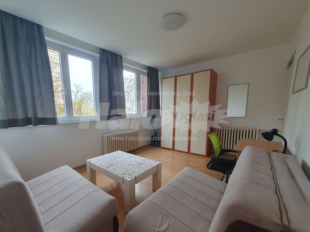Garosnjera kod Cvetkove pijace, pored S.C. "Olimp" — 3