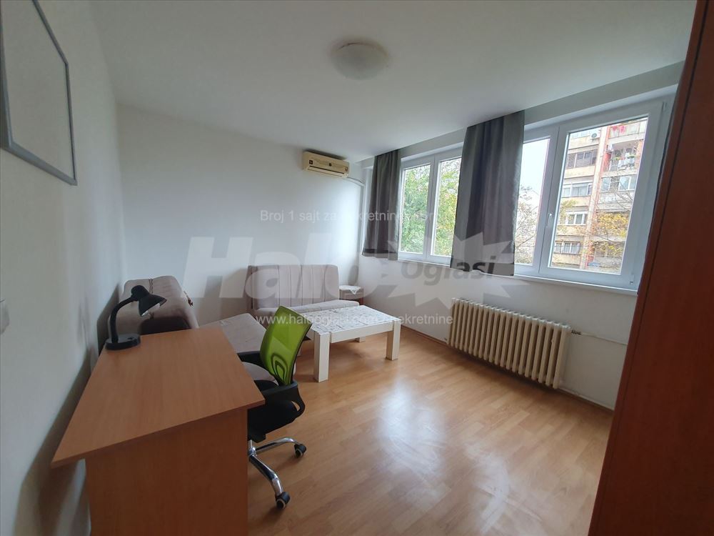 Garosnjera kod Cvetkove pijace, pored S.C. "Olimp" — 4