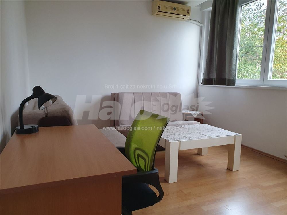 Garosnjera kod Cvetkove pijace, pored S.C. "Olimp" — 5