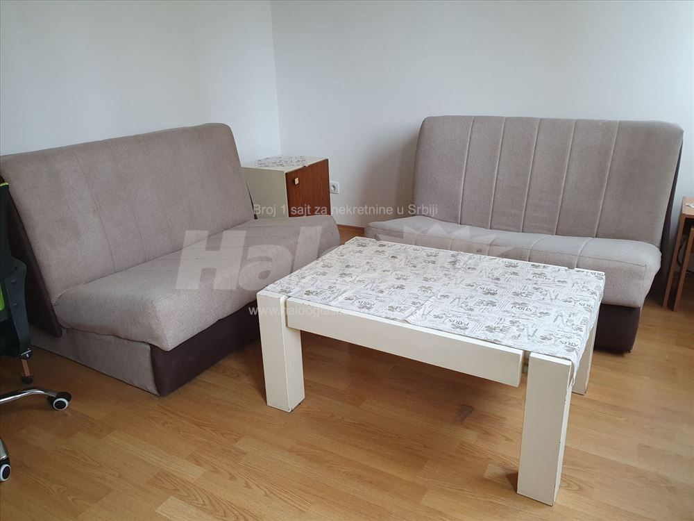 Garosnjera kod Cvetkove pijace, pored S.C. "Olimp" — 7