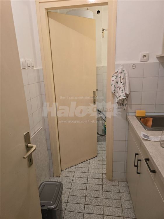 Garosnjera kod Cvetkove pijace, pored S.C. "Olimp" — 12