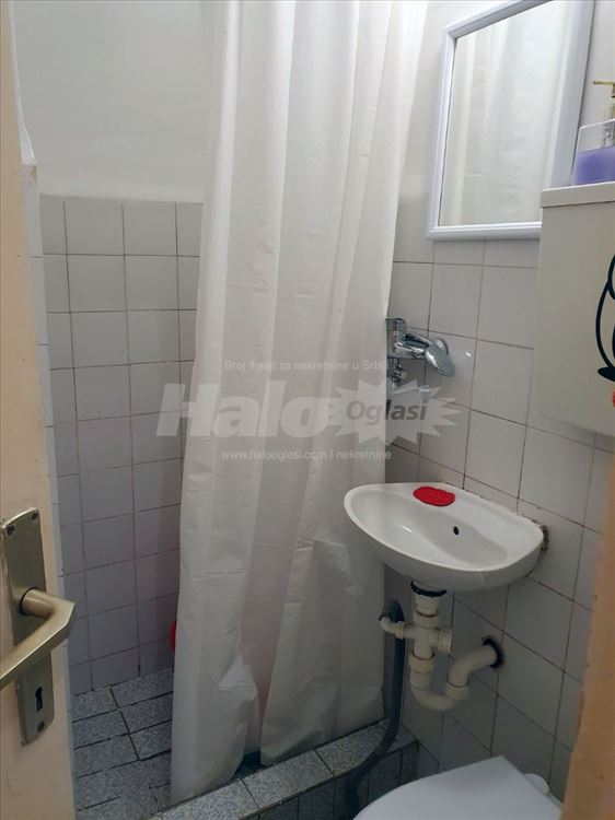 Garosnjera kod Cvetkove pijace, pored S.C. "Olimp" — 14