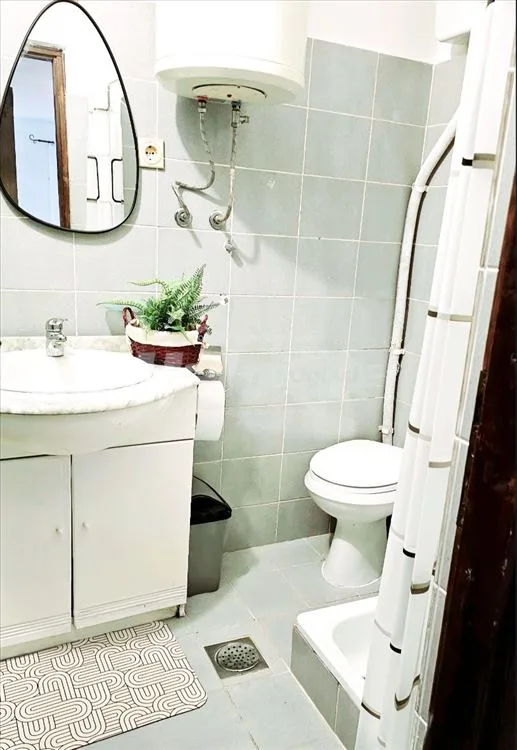 Garsinjera Voždovac (kod Darvinove pošte 30 m2 CG — 5