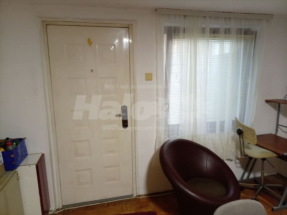 Garsonijera 20m2 nameštena, čista, za jednu osobu — 4