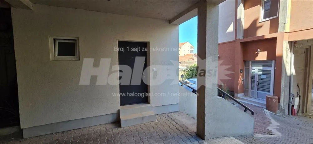 Garsonjera 23 m2, 200 metara od centra grada — 11
