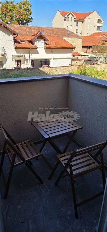 Garsonjera 23 m2, 200 metara od centra grada — 12