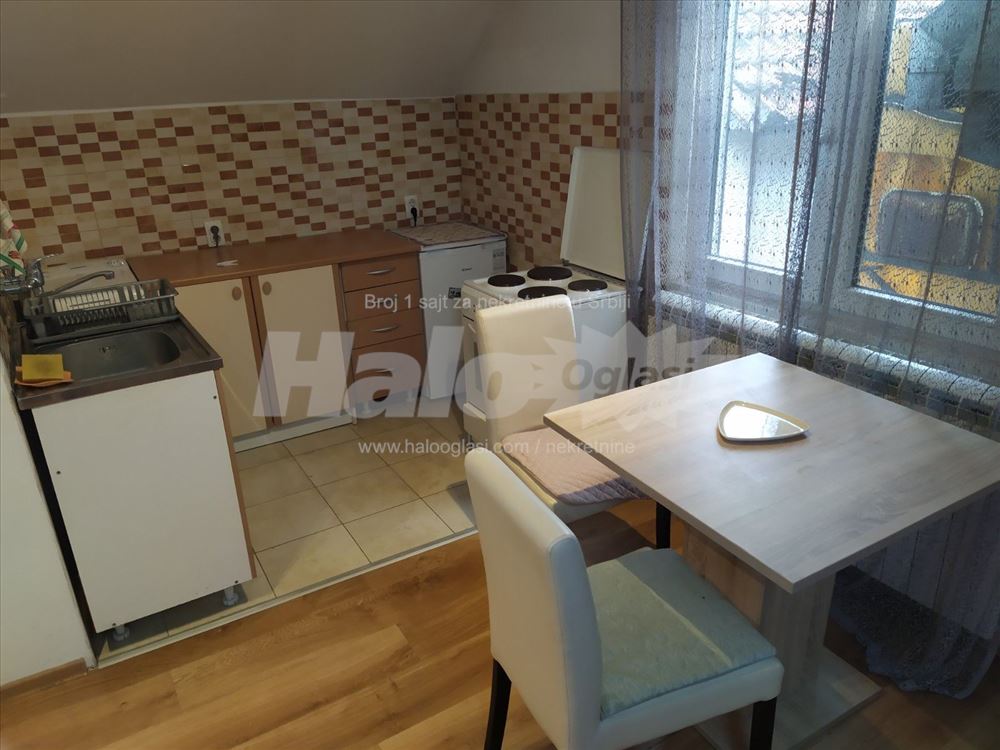 Garsonjera 20m2 Zemun — 2