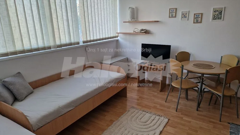 Garsonjera 22m² - Banovo brdo — 2