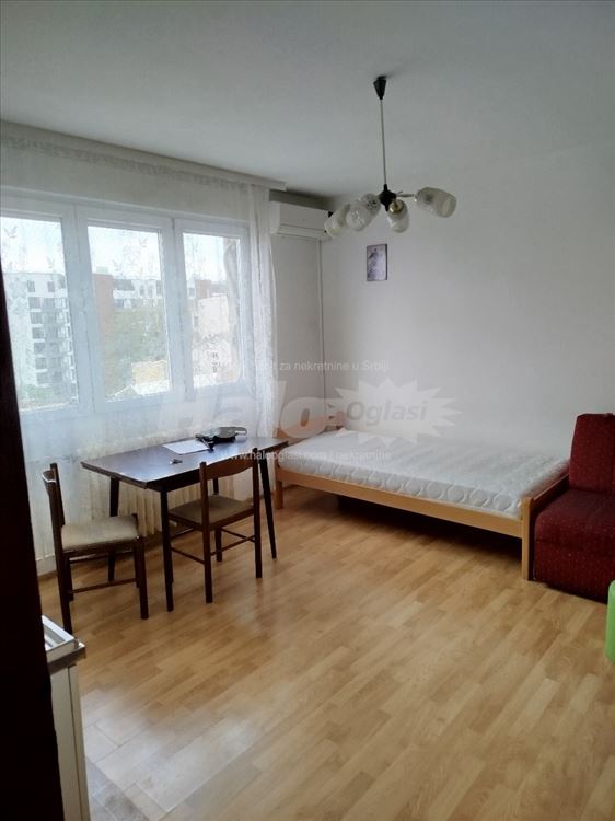 Garsonjera, 24m2 kod Kalenić pijace — 2
