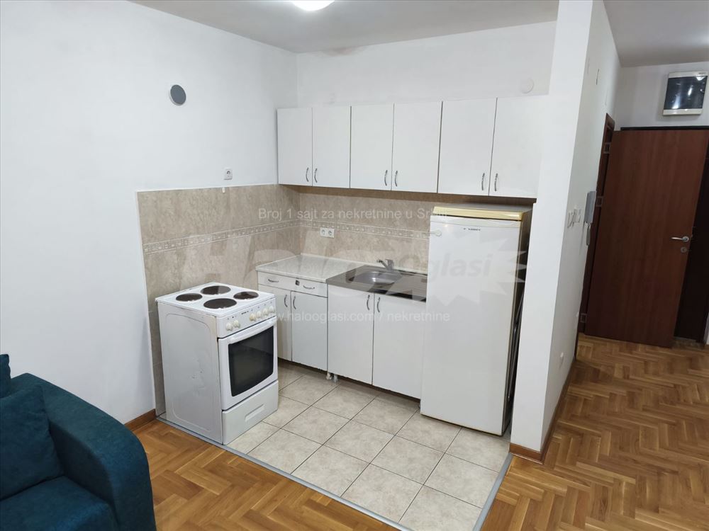 Garsonjera 25 m2 + Parking mesto — 4