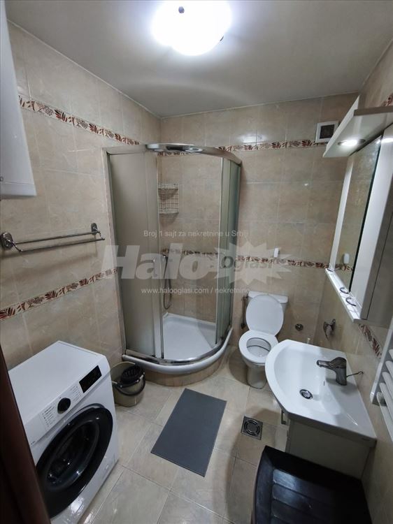 Garsonjera 25 m2 + Parking mesto — 7