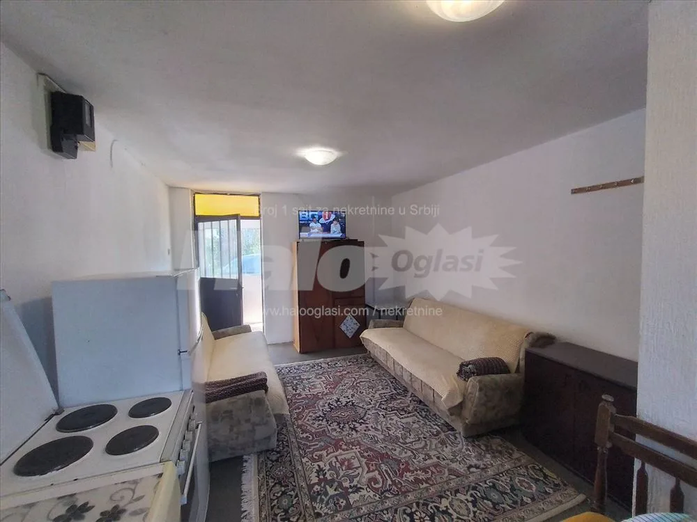 Garsonjera 25M2 izdavanje — 5