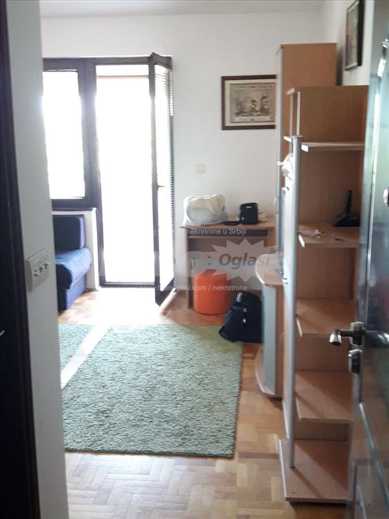 Garsonjera, 33m2, Julino brdo — 2