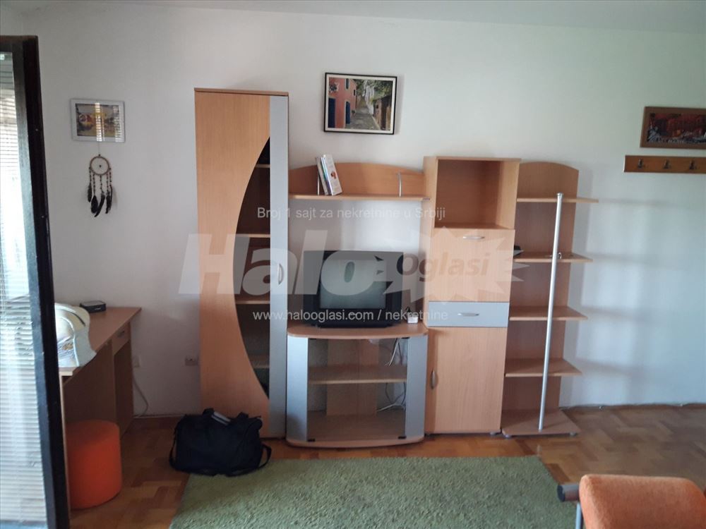 Garsonjera, 33m2, Julino brdo — 10