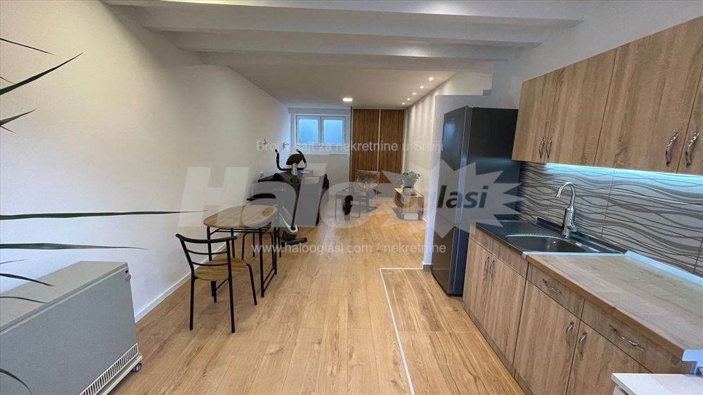 Garsonjera 35m2 + parking — 3