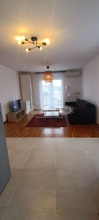 Garsonjera 40m2 Borča — 11