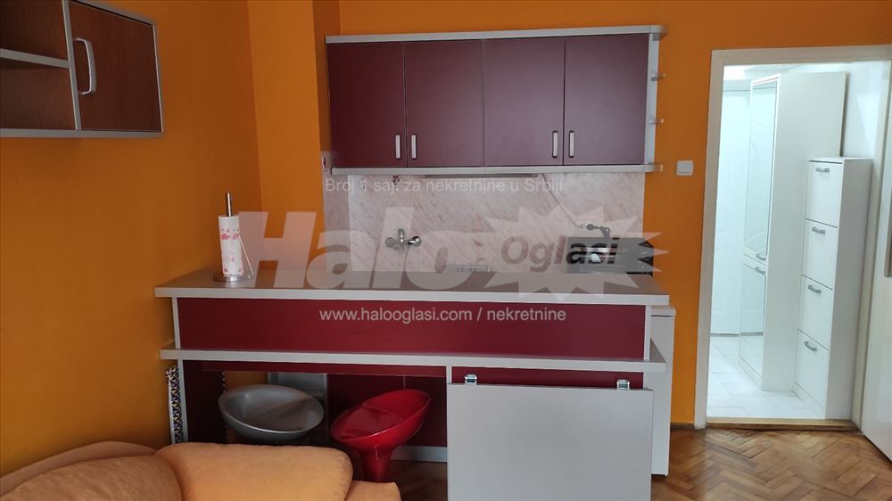 Garsonjera, Karaburma, Mirijevski bulevar — 4