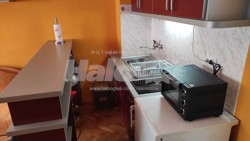 Garsonjera, Karaburma, Mirijevski bulevar — 6