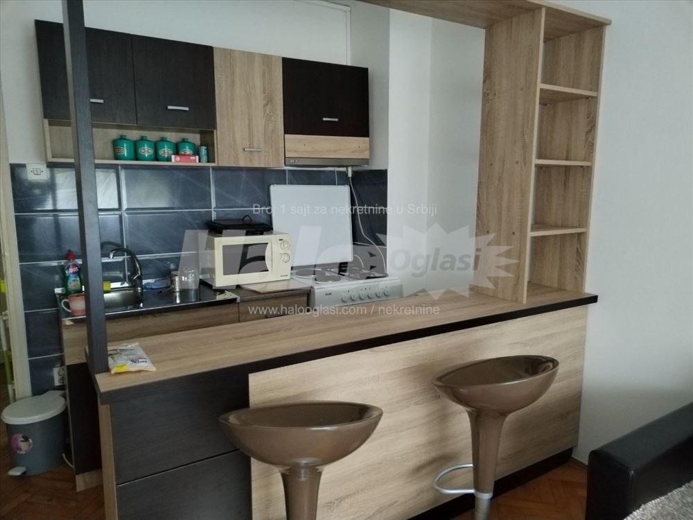 Garsonjera Karaburma — 2