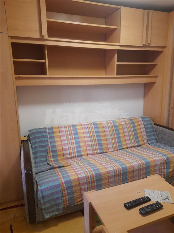 Garsonjera kod Topciderske zvezde — 12