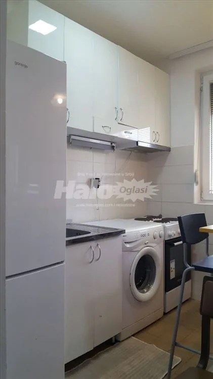 Garsonjera Krnjača 27m2 + parking mesto u dvorištu — 5